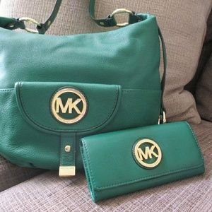 Michael Kors kelly green purse and wallet